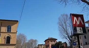 Domus Castroni Pompeo Magno Bed and Breakfast 4*