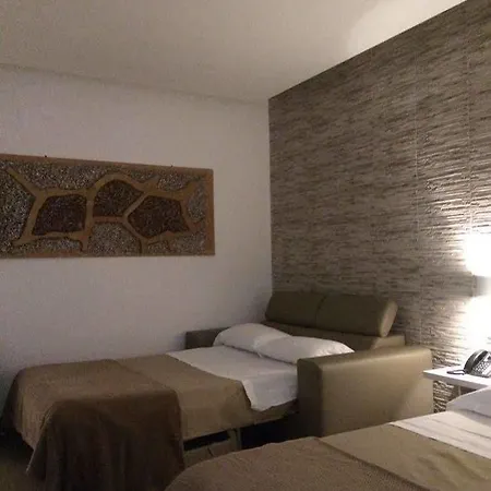 Couette-café Domus Castroni Pompeo Magno 4*
