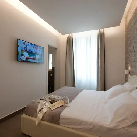 Couette-café Domus Castroni Pompeo Magno 4*