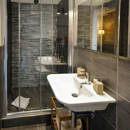 ベッド・アンド・ブレックファスト Domus Castroni Pompeo Magno 4*