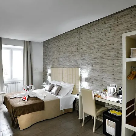Bed & Breakfast Domus Castroni Pompeo Magno Roma