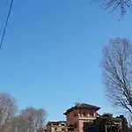 Domus Castroni Pompeo Magno Bed & Breakfast 4*